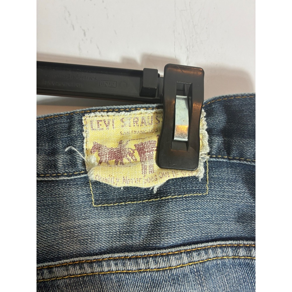 Levis 506 Standard Straight Leg Jeans Blue Faded Distressed Grunge Mens 33x31 - Picture 3 of 8